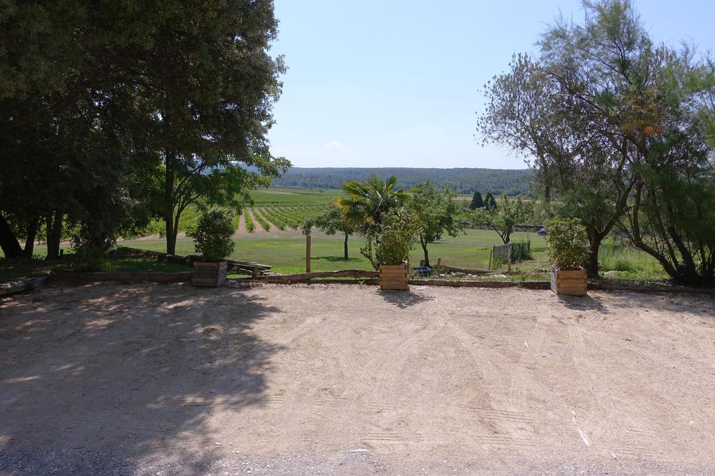 Le Grand Saint Paul Bed & Breakfast Rognes Exterior photo
